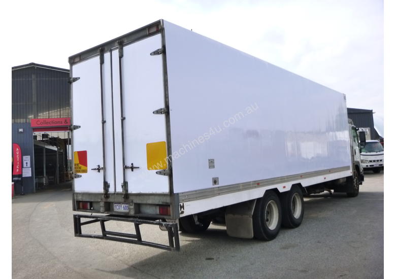 caption 2008 Isuzu FH FVM Sitec 295 6x2 Refrigerated Truck