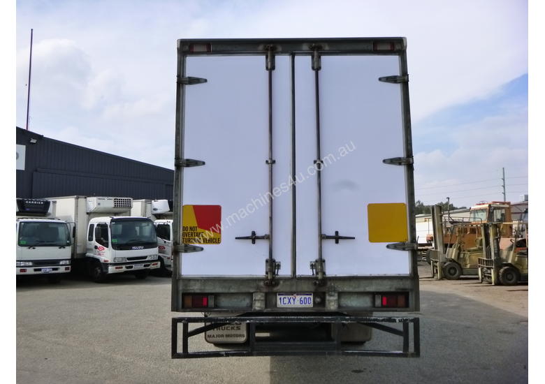caption 2008 Isuzu FH FVM Sitec 295 6x2 Refrigerated Truck
