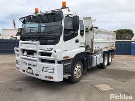 2007 Isuzu CXZ Giga - picture2' - Click to enlarge