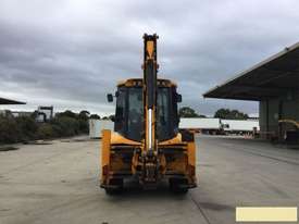 near new JCB manaul quick hitch will fit JCB backhoes 3cx & 4cx and jcb excavators. - picture0' - Click to enlarge