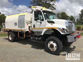 2010 International 7400 4x4 Fuel Truck - picture0' - Click to enlarge