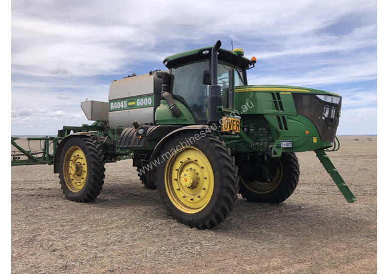 caption 2016 John Deere R4045 Sprayers