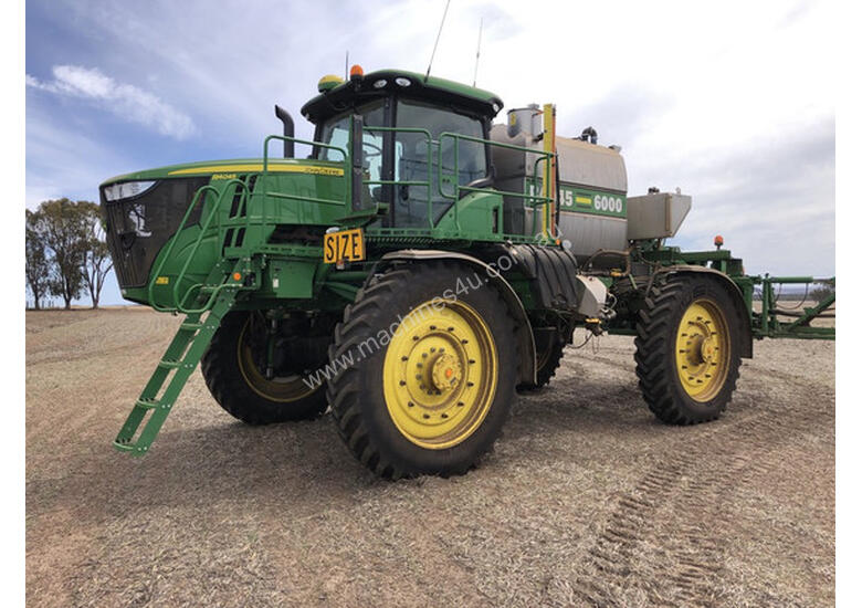caption 2016 John Deere R4045 Sprayers