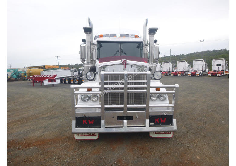 caption Kenworth T409SAR Primemover Truck