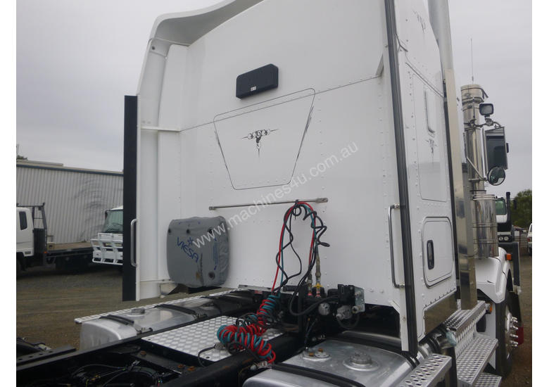 caption Kenworth T409SAR Primemover Truck
