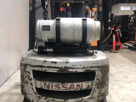 Nissan P1F2A25 LPG / Petrol Counterbalance Forklift - picture1' - Click to enlarge