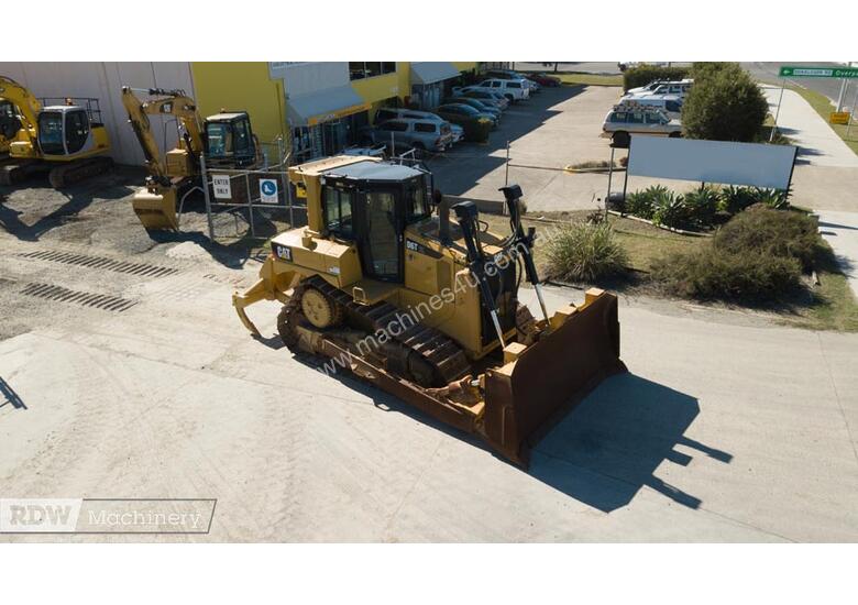 caption Caterpillar D6T XL Dozer