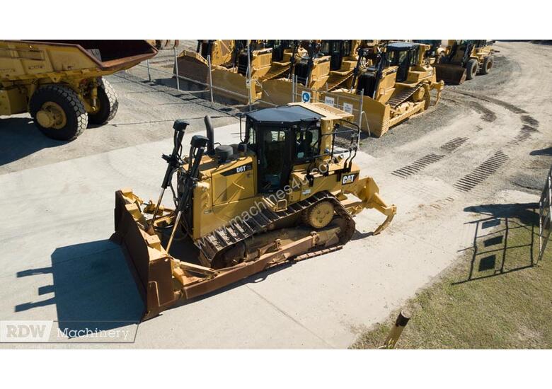 caption Caterpillar D6T XL Dozer