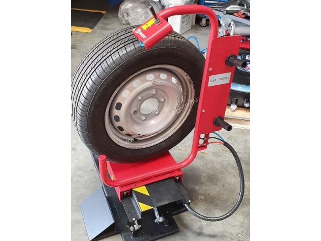 New Bright Wheel Balancer Wheel Lift Wheel Balancer in , QLD