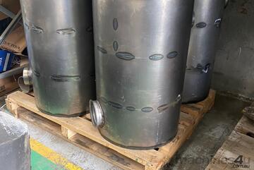Volvo A40D/A40E/ A40F Muffler includes tail pipe Volvo A40D/A40E/ A40F Muffler includes tail pipe