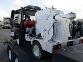Toro 3500D Line Marking Machine - picture2' - Click to enlarge
