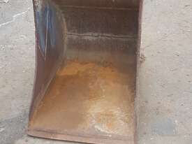 5 Tonne 580mm Gummy Bucket. In used condition. 6 month warranty - picture0' - Click to enlarge