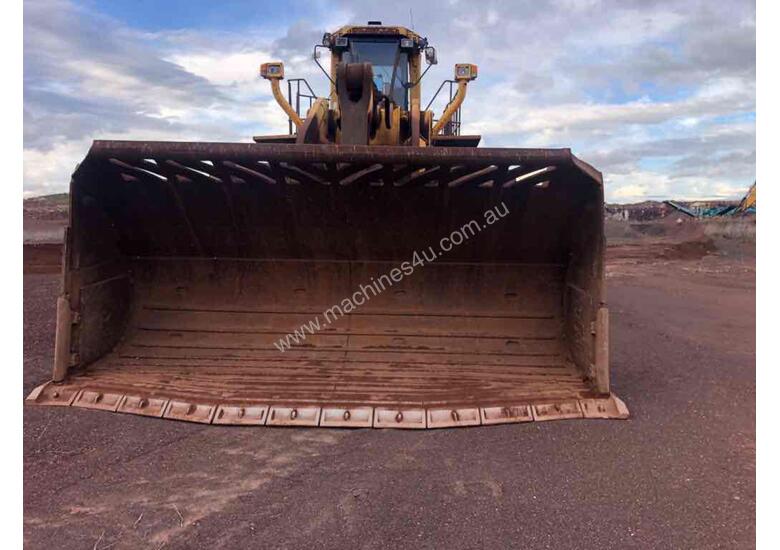 caption 1997 KOMATSU WA800-2