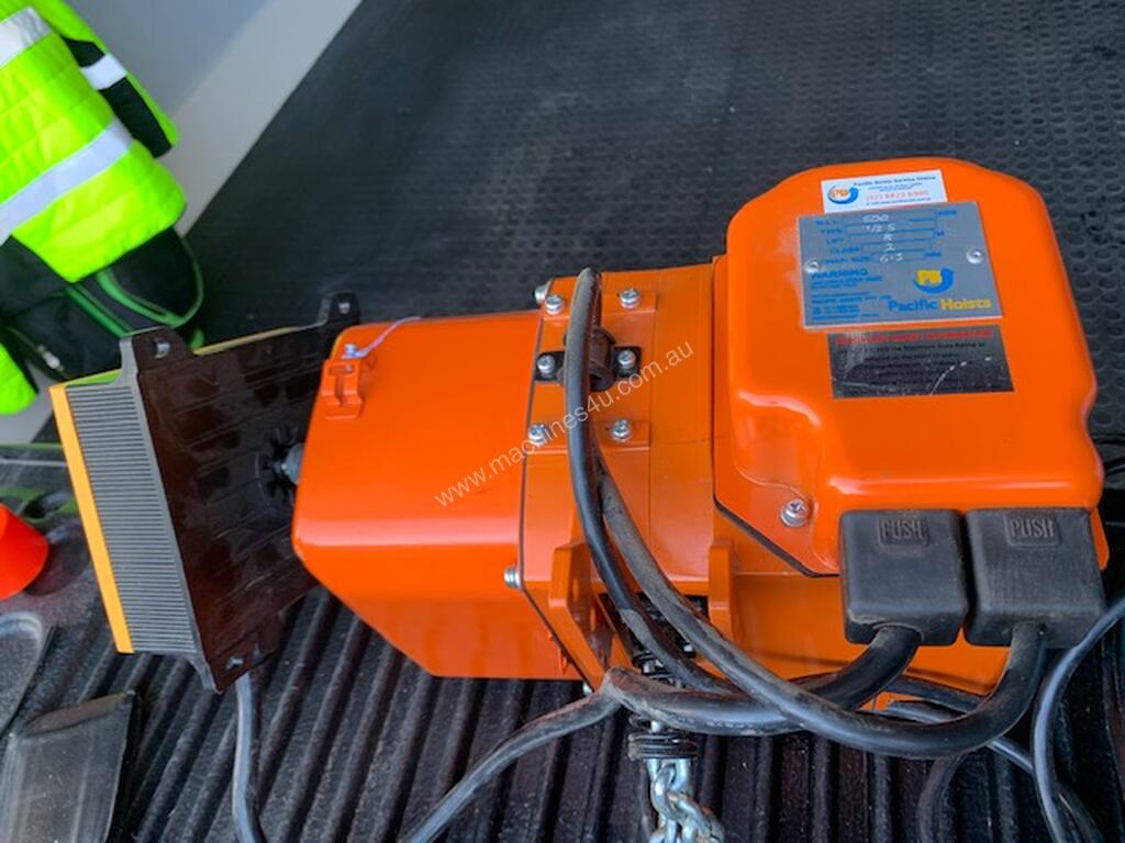 New Hitachi Electric chain hoists Electric Chain Hoist in , - Listed on ...