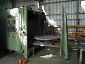 SEMI AUTOMATIC SAND BLASTING CABINET  - picture0' - Click to enlarge
