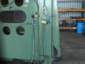 SEMI AUTOMATIC SAND BLASTING CABINET  - picture1' - Click to enlarge