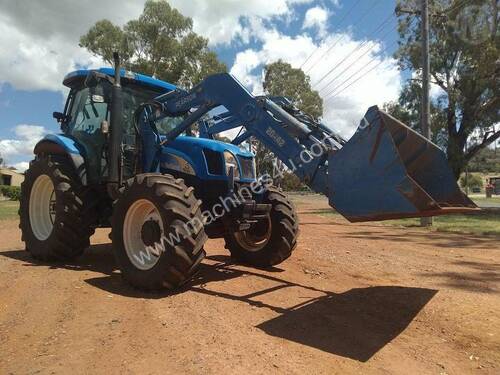 New Holland TS125A