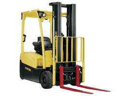 J1.8XNT 3 Wheel Electric Forklift - picture0' - Click to enlarge