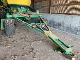 2010 John Deere 1910 Air Carts - picture0' - Click to enlarge