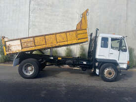 Mitsubishi FM557 Tipper Truck - picture0' - Click to enlarge
