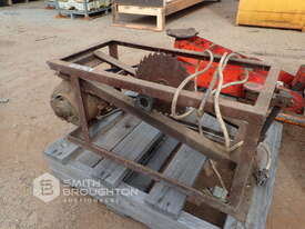 GARAGE FLOOR JACK & HOMEMADE ELECTRIC SAW - picture0' - Click to enlarge