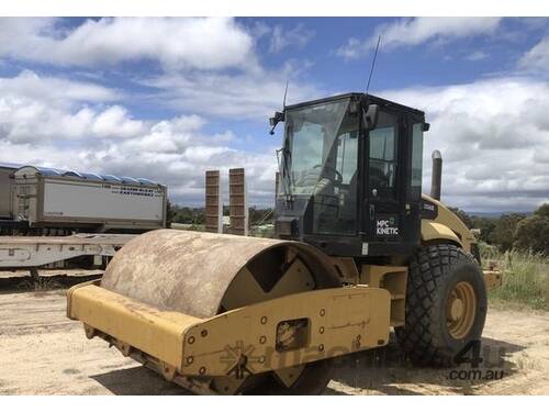 2007 Caterpillar CS563E Smooth Drum Roller