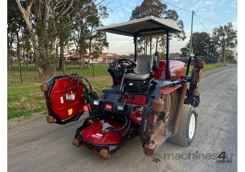 caption Toro Groundsmaster 4700D Wide Area mower Lawn Equipment