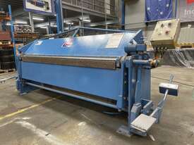 Australian Made 2500mm x 2.5mm Semi Hydraulic Folder - 2500mm Long Volt - picture0' - Click to enlarge