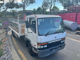 Mitsubishi FK618 Service Body Truck - picture1' - Click to enlarge