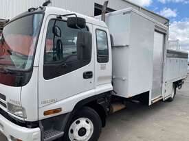 Isuzu FRR500 Service Truck - picture1' - Click to enlarge