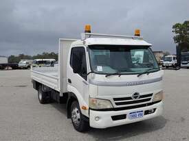 Hino 300 - picture0' - Click to enlarge