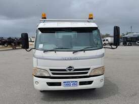 Hino 300 - picture0' - Click to enlarge