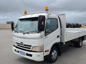 Hino 300 - picture1' - Click to enlarge