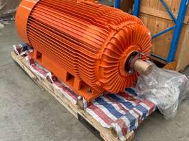 630 kw 850 hp 6 pole 994 rpm 415 volt 450L frame IP66 Mining CMG Model PPA450L-125 AC Electric Motor - picture0' - Click to enlarge