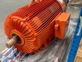 630 kw 850 hp 6 pole 994 rpm 415 volt 450L frame IP66 Mining CMG Model PPA450L-125 AC Electric Motor - picture2' - Click to enlarge