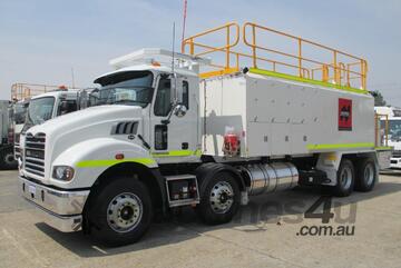 Mack   8x4 Service Truck