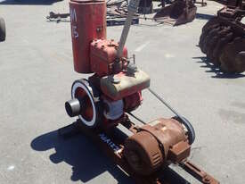 INTERNATIONAL HARVESTER CO PETROL ENGINE - picture0' - Click to enlarge