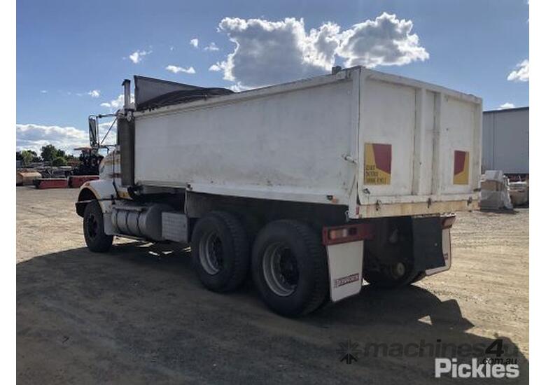 caption 1994 Kenworth T450
