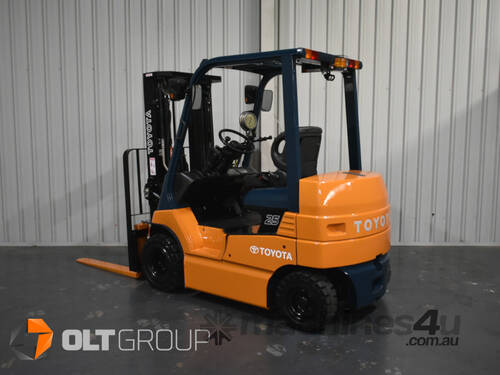Toyota 7FB25 2.5 Tonne Electric Forklift 4.3m Container mast NEW Solid Tyres 4 Wheel Electric Low Hr