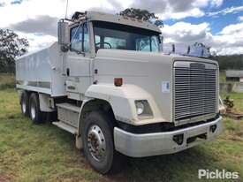 1995 Freightliner FL112 - picture0' - Click to enlarge