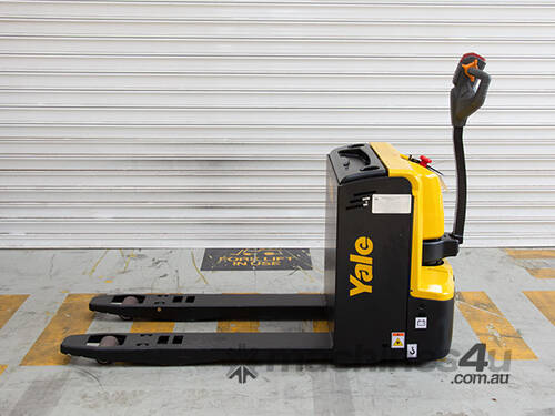 caption Yale MP20KUX Electric Walkie Pallet Truck