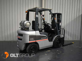 Nissan 2.5 Tonne Forklift Container Mast LPG EFI Engine Solid Tyres - picture1' - Click to enlarge