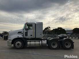 2015 Mack Granite - picture1' - Click to enlarge