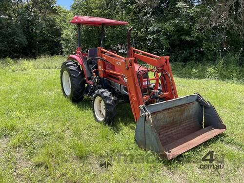 Yanmar 68hp 4wd tractor with 4in1 loader