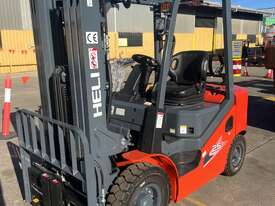 Heli 2.5t - Gas/LPG Forklifts FOR SALE - picture0' - Click to enlarge