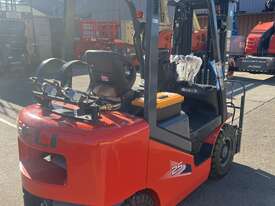 Heli 2.5t - Gas/LPG Forklifts FOR SALE - picture1' - Click to enlarge