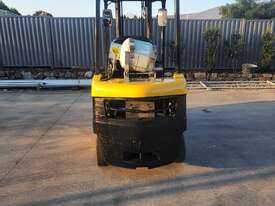 CAT Forklift 1.8t With Rotator  - picture2' - Click to enlarge