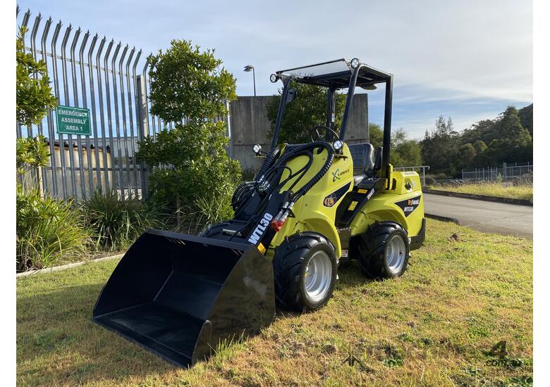 caption New Hyload WTL30 Articulated Telescopic Mini Loader