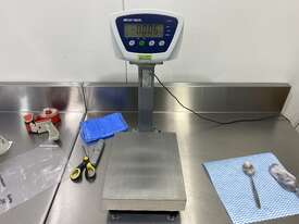 Mettler Toledo Benchtop Scales - picture0' - Click to enlarge