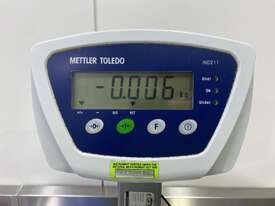 Mettler Toledo Benchtop Scales - picture1' - Click to enlarge